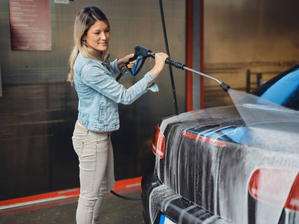 Why Choose Our Certified Pressure Washing Experts for Your Project Needs in Royal Oak, MI?